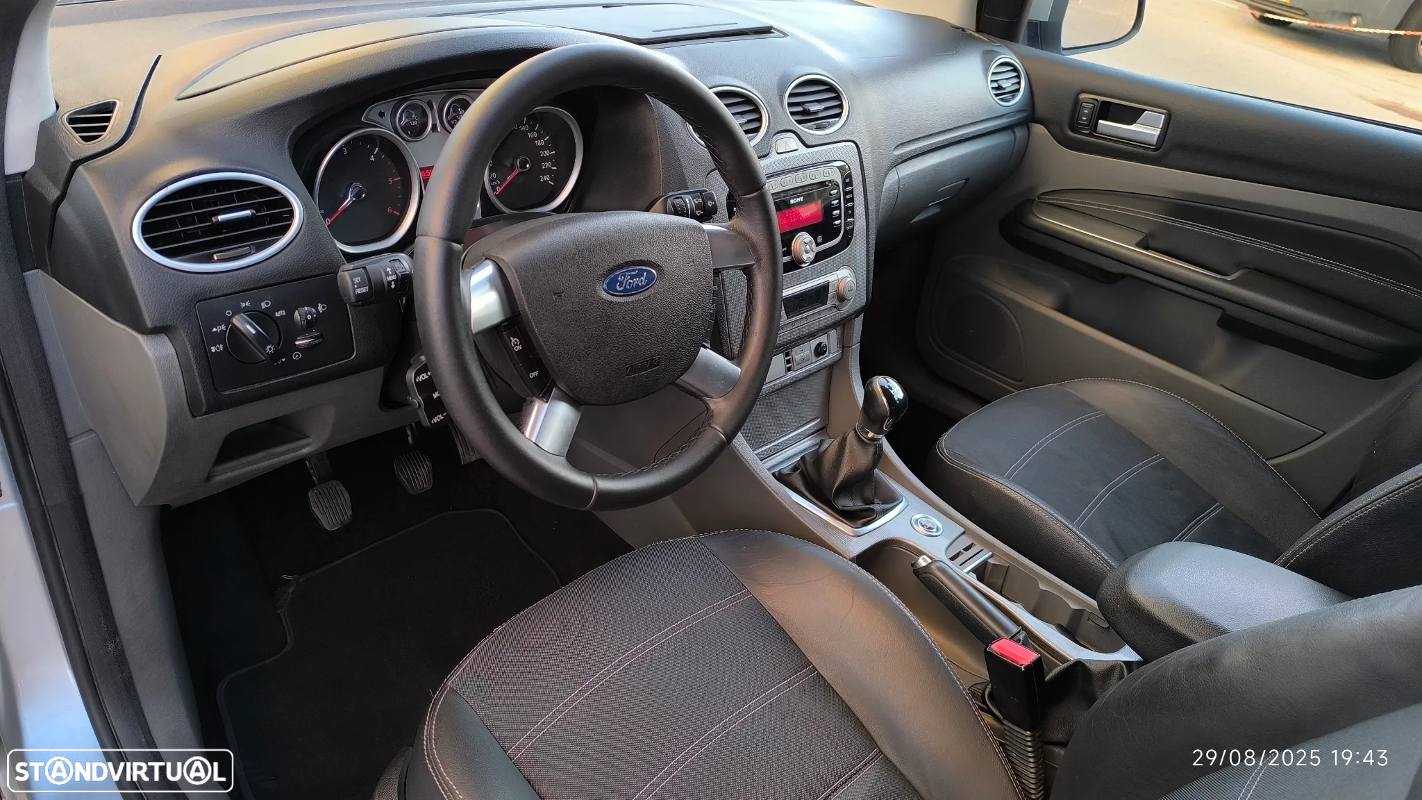 Ford Focus SW 1.6 TDCi Titanium - 29