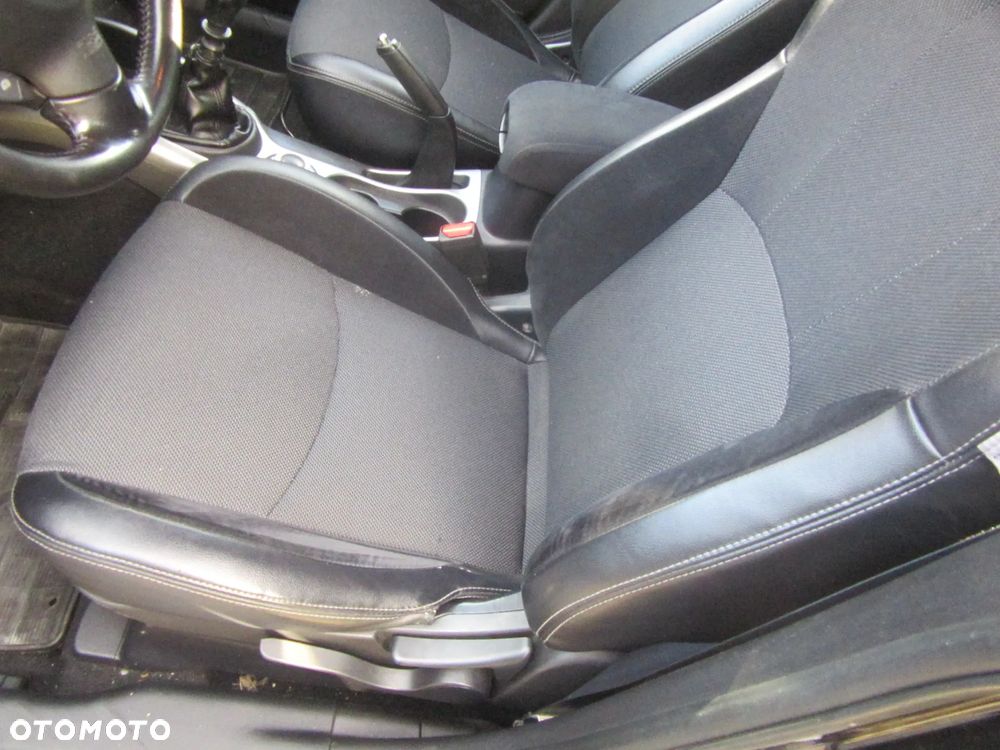 Mitsubishi Outlander - 9