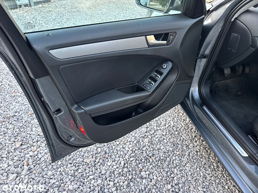 Audi A4 Avant - 33