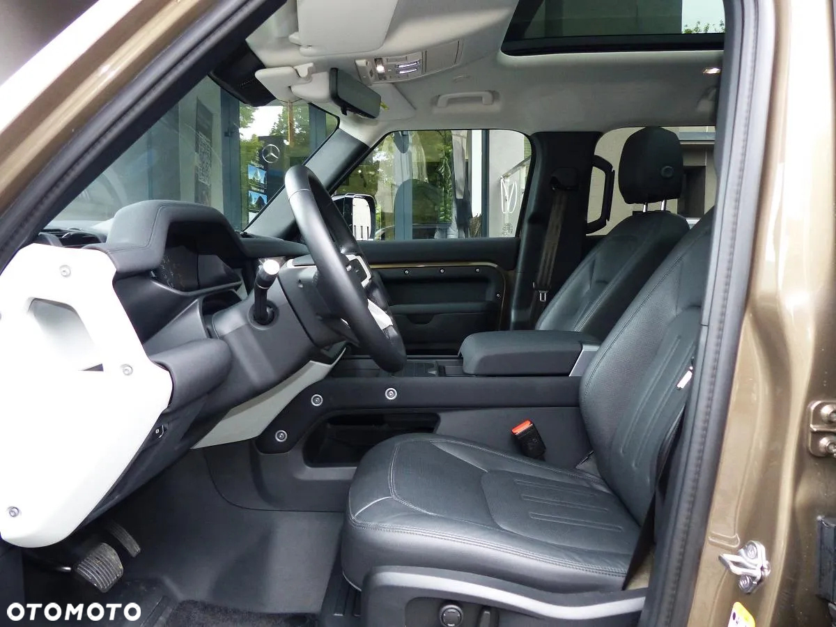 Land Rover Defender 110 P400 First Edition - 10