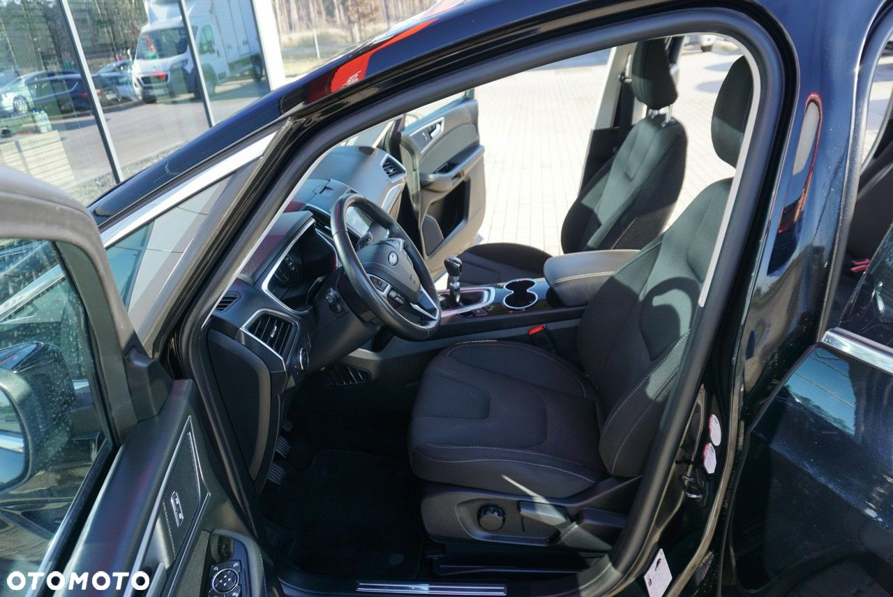 Ford S-Max - 12