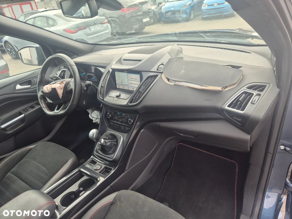 Ford Kuga 1.5 EcoBoost 2x4 ST-Line - 12