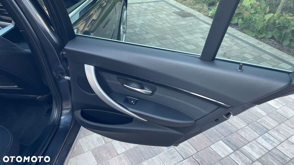 BMW Seria 3 320d Sport Line - 21