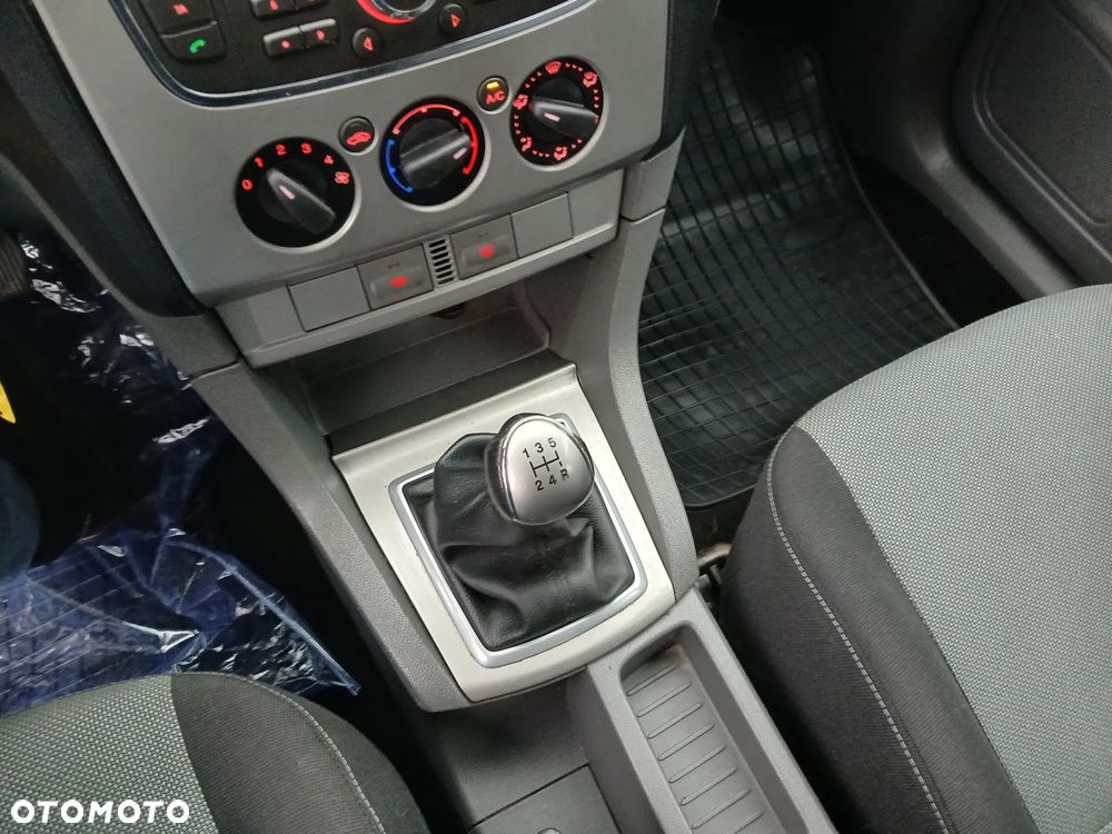 Ford Focus 1.6 16V Ambiente - 16