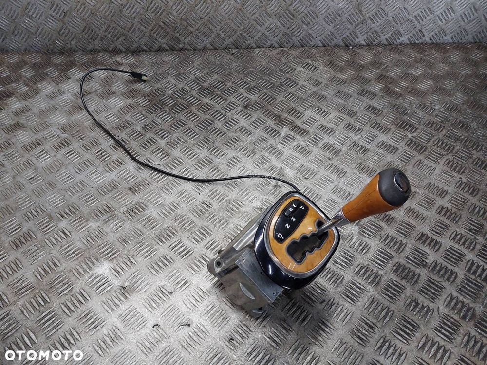 LEWAREK ZMIANY BIEGÓW + GAŁKA KEYLESS DREWNO MERCEDES W220 2202673324 - 1