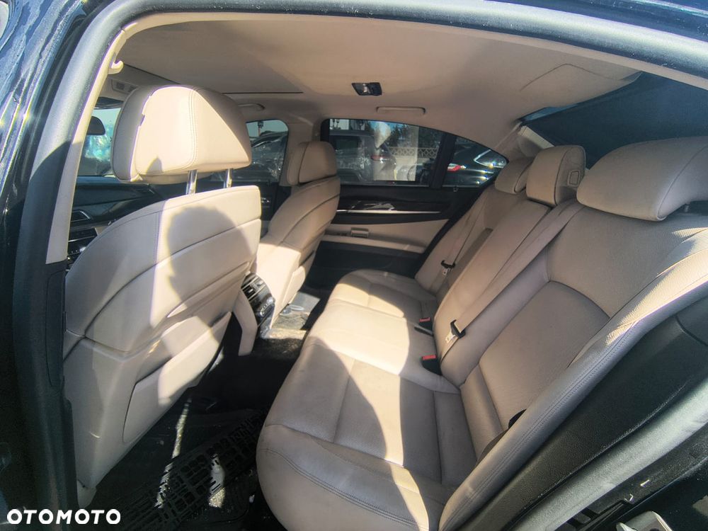 BMW Seria 7 - 15