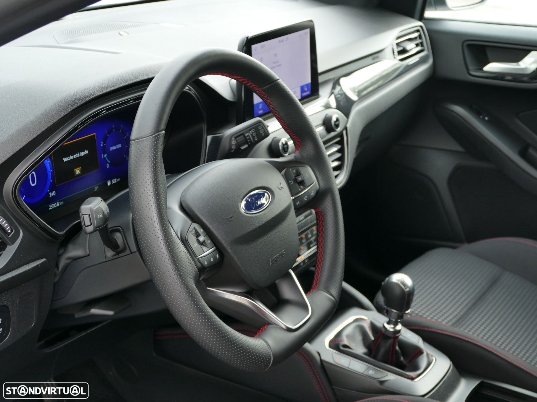 Ford Focus 1.0 EcoBoost MHEV ST-Line X - 26