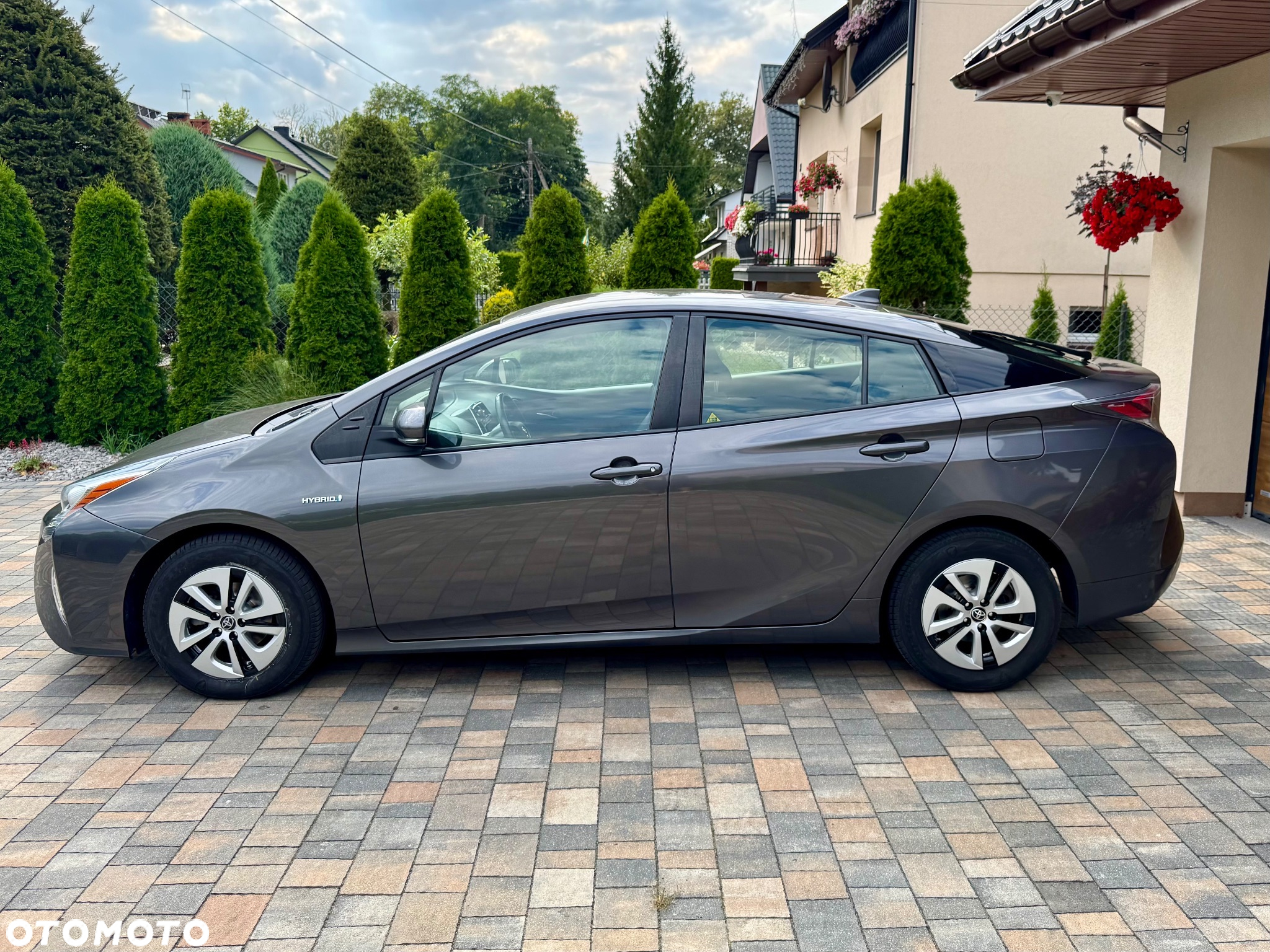 Toyota Prius 1.8 Hybrid Executive - 2