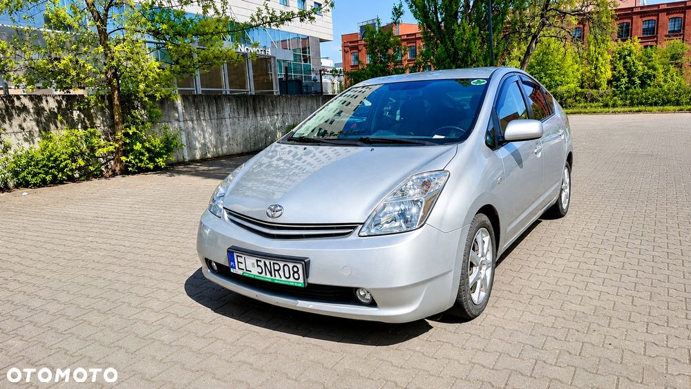Toyota Prius 1.5 VVT-i Sol - 2