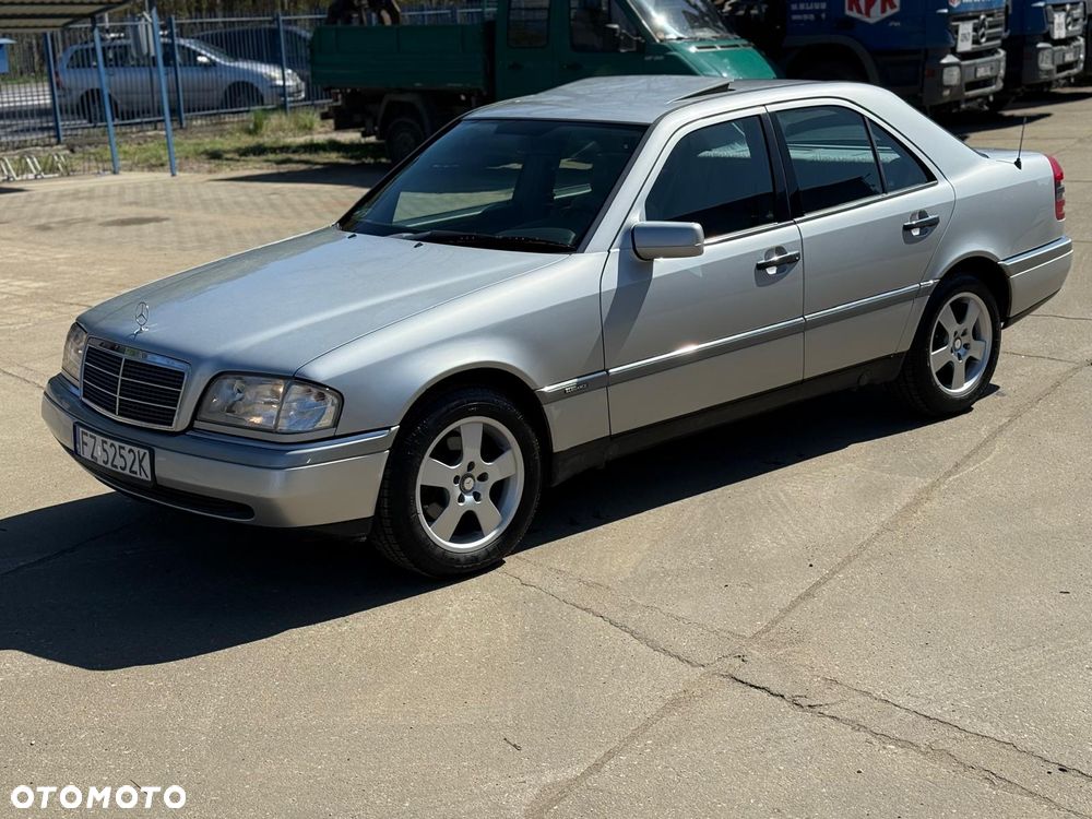 Mercedes-Benz Klasa C 180 Elegance - 9