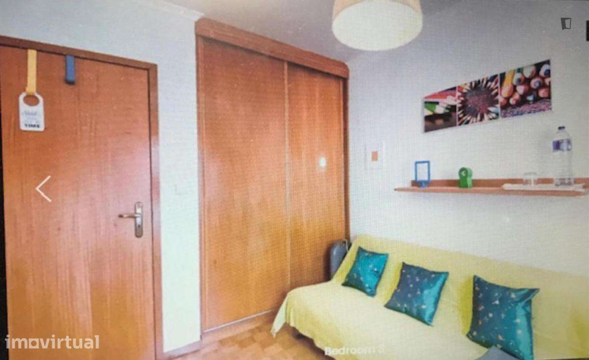 Quarto - localizado em Almada Lisbon - Grande imagem: 4/14