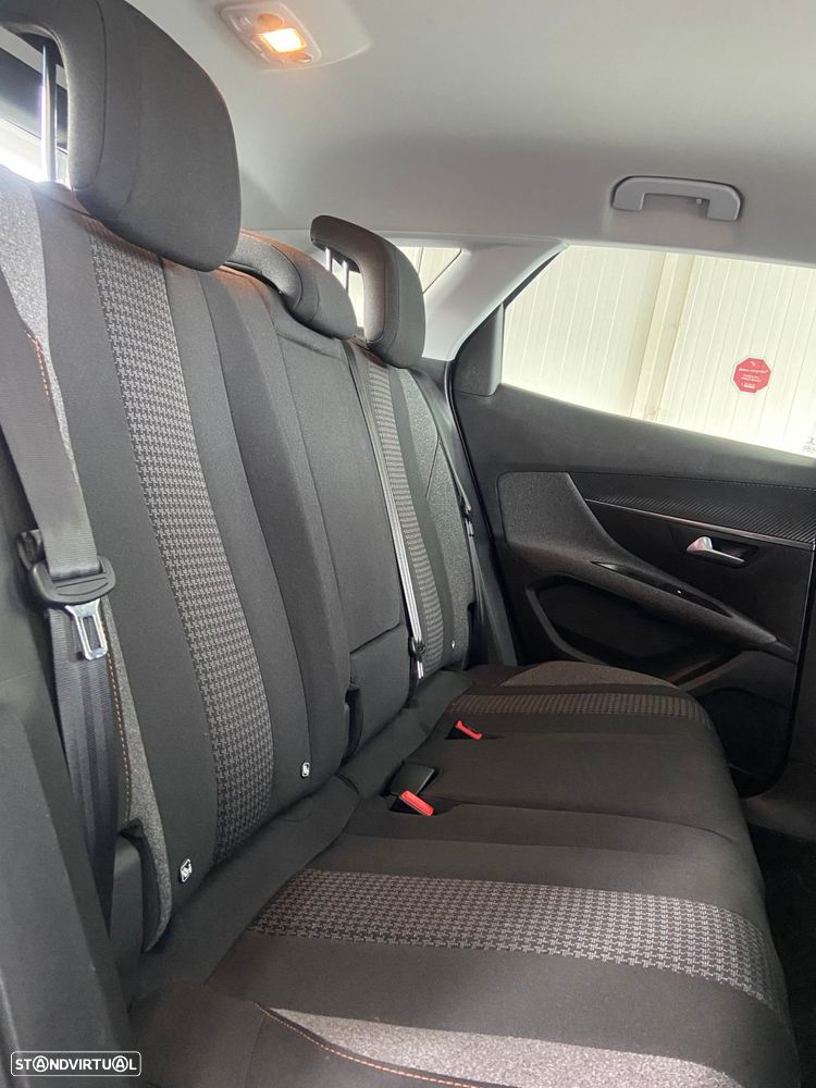 Peugeot 3008 1.5 BlueHDi Active Pack EAT8 - 33