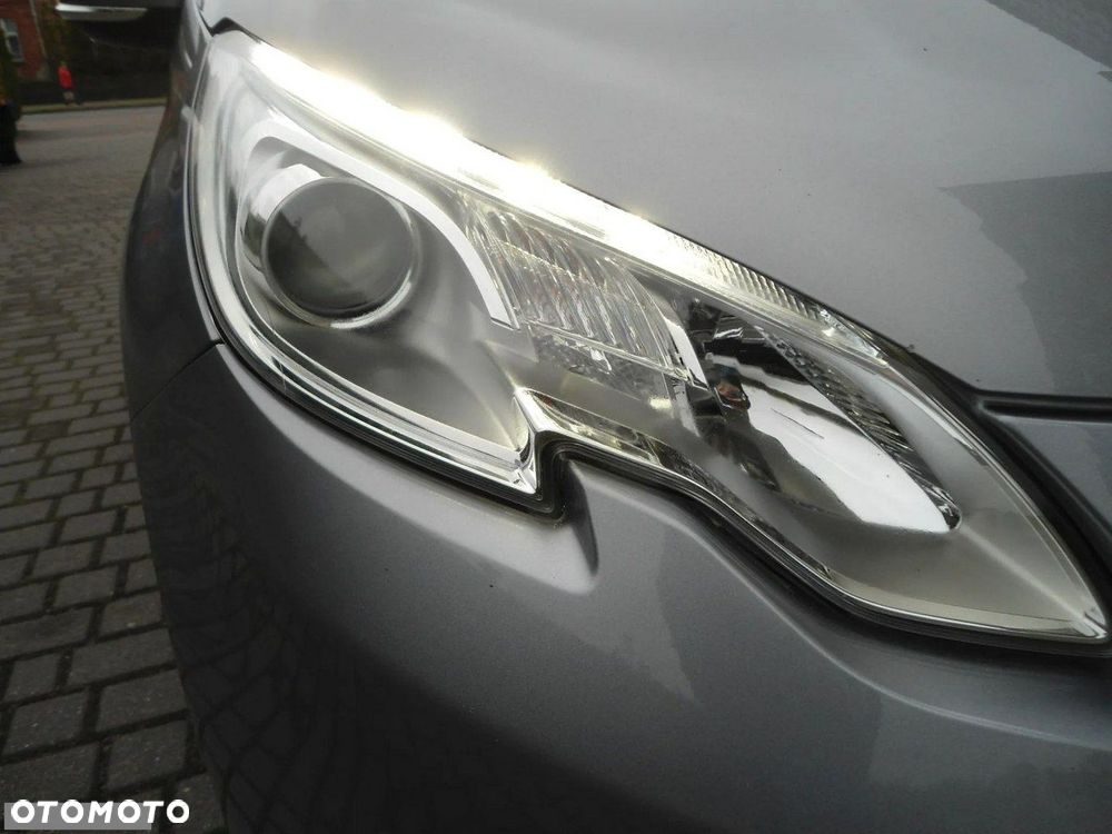 Peugeot 2008 1.6 e-HDi Allure S&S - 19