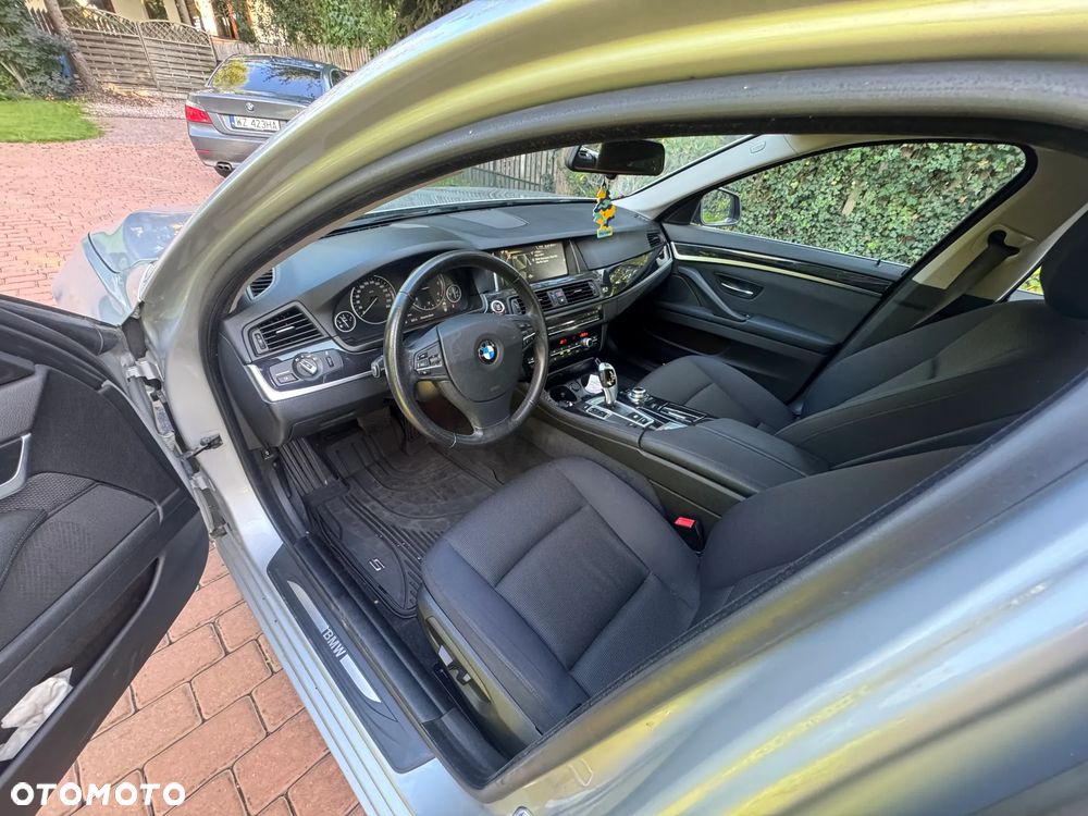 BMW Seria 5 525d - 7