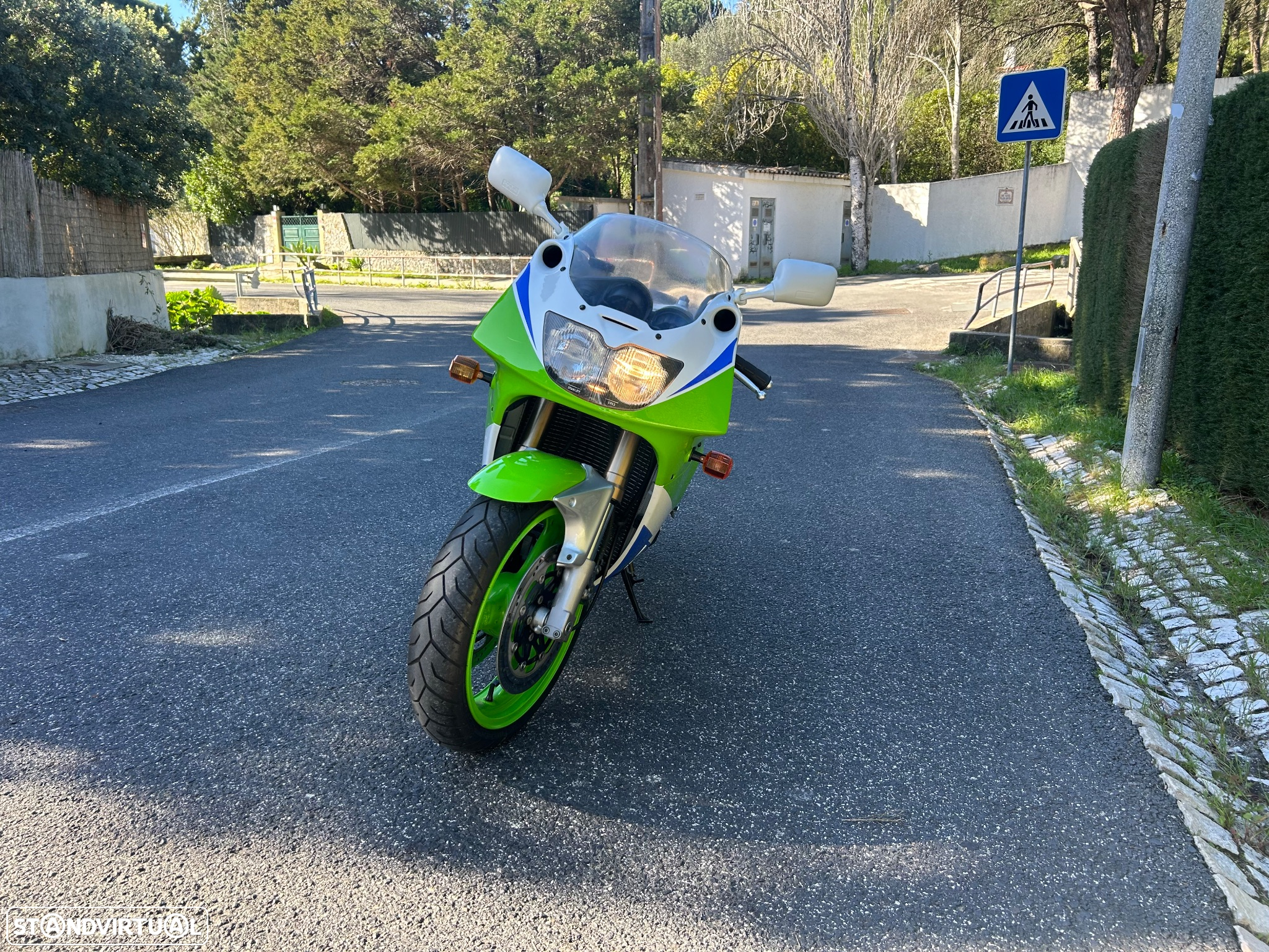 Kawasaki ZXR 400 - 8