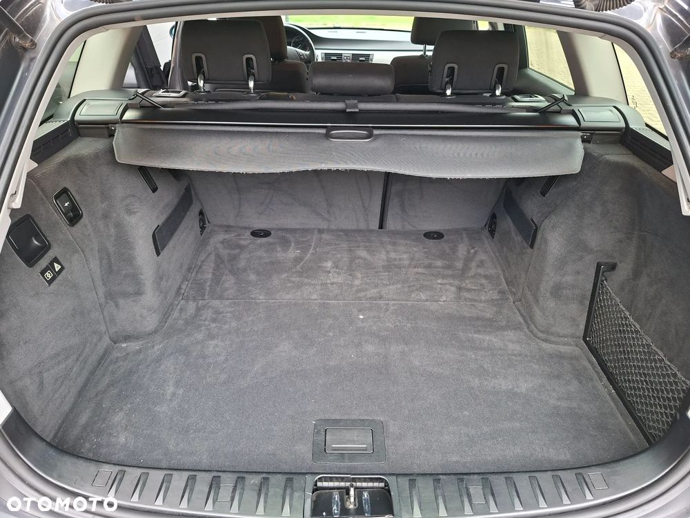BMW Seria 3 318d DPF - 18