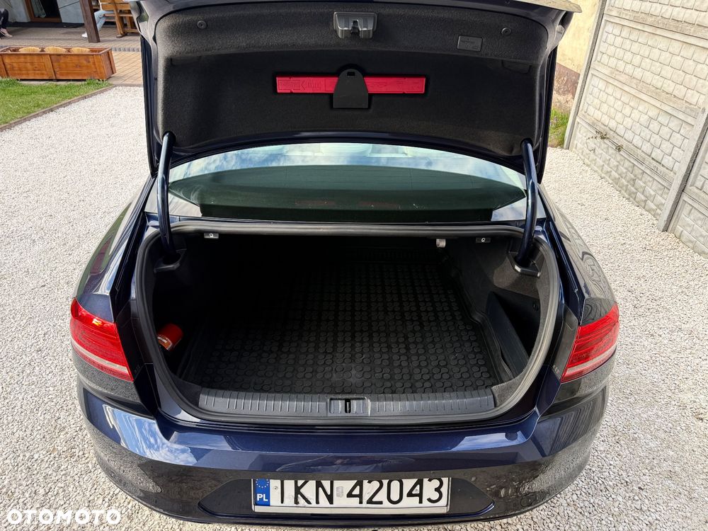 Volkswagen Passat 2.0 TDI BMT Comfortline - 23