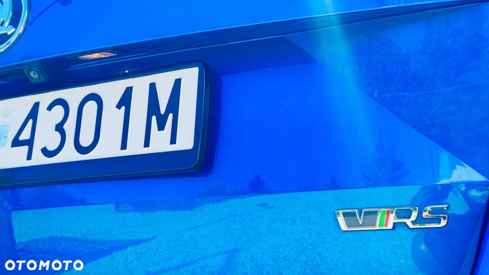 Skoda Octavia 2.0 TDI DSG RS - 25