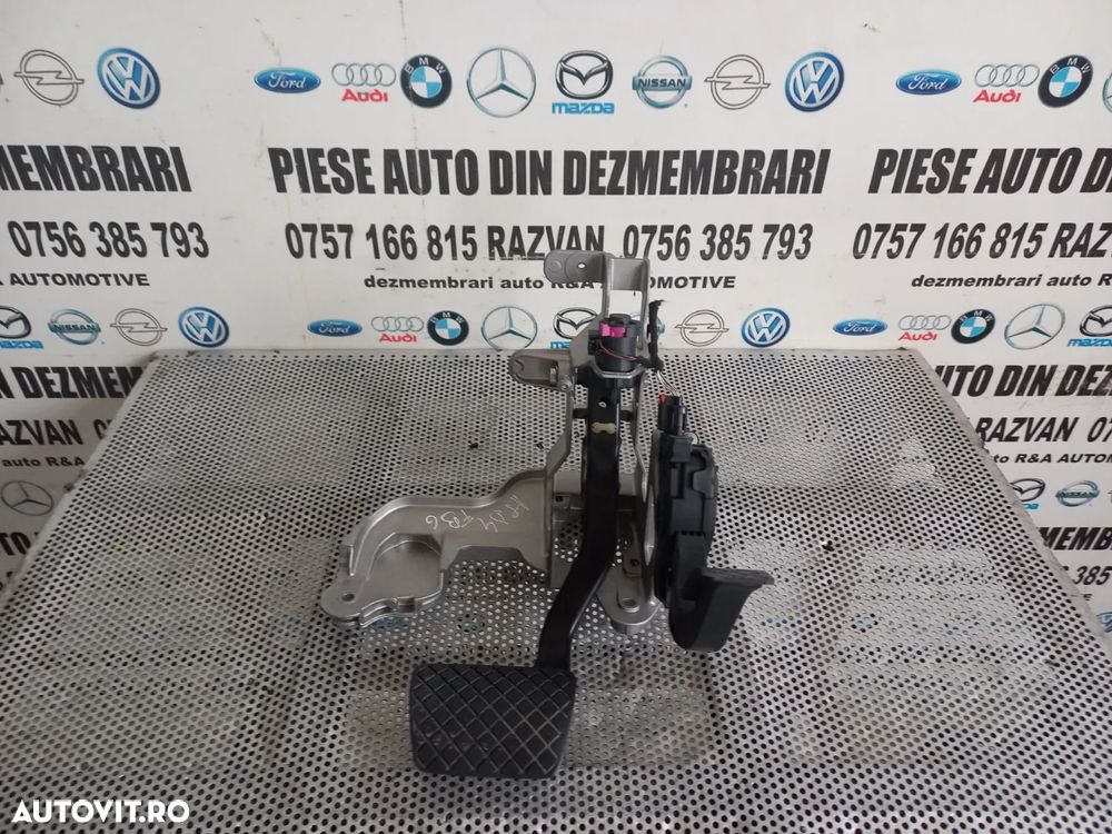 Pod Pedalier Pedala Frana Acceleratie Audi A8 4H D4 An 2010-2011-2012-2013-2014-2015-2016-2017 Volan Stanga Dezmembrez Audi A8 4H D4 3.0 Tdi Quattro Motor CDT Cutie MXU Volan Stanga - Dezmembrari Arad - 3
