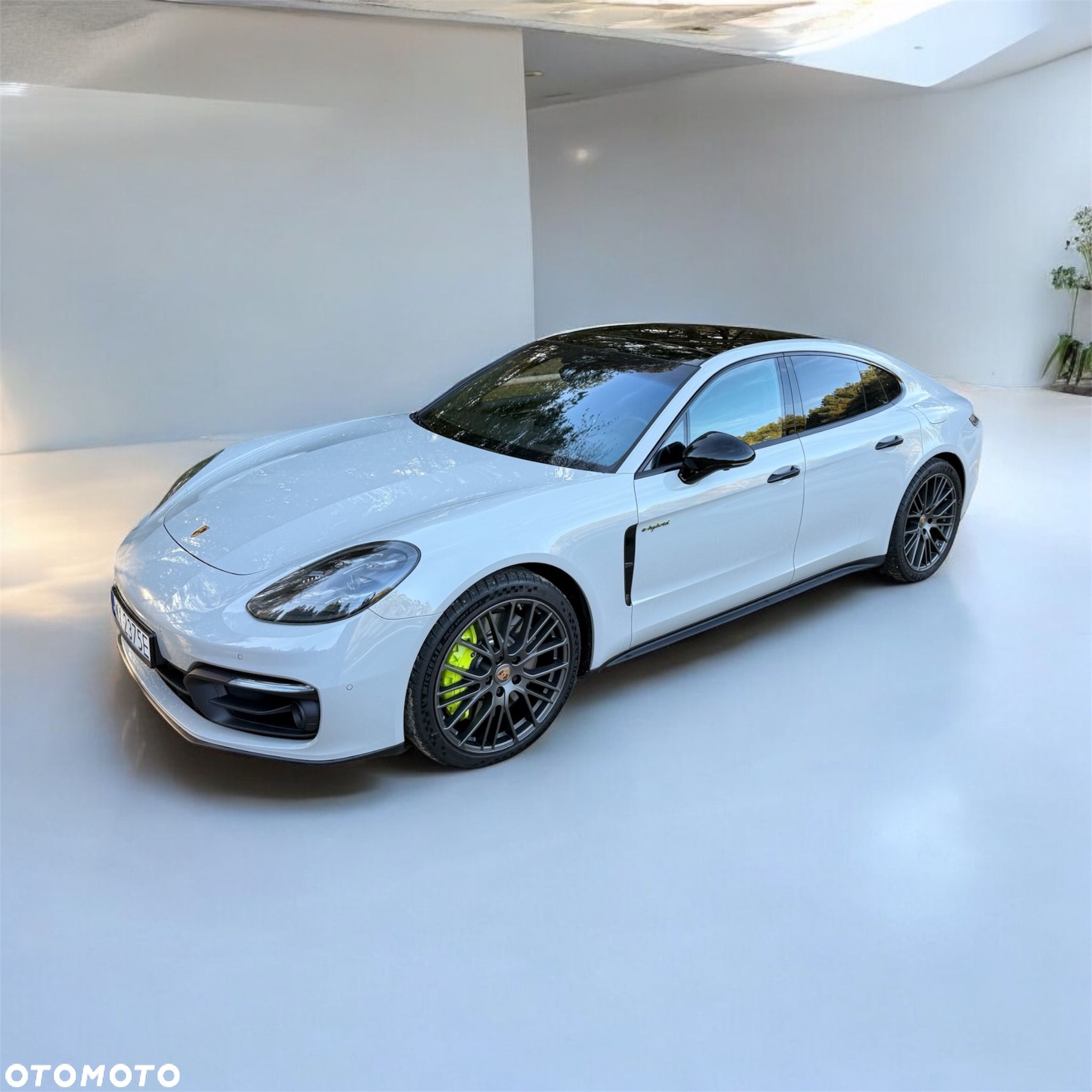 Porsche Panamera 4S E-Hybrid - 1