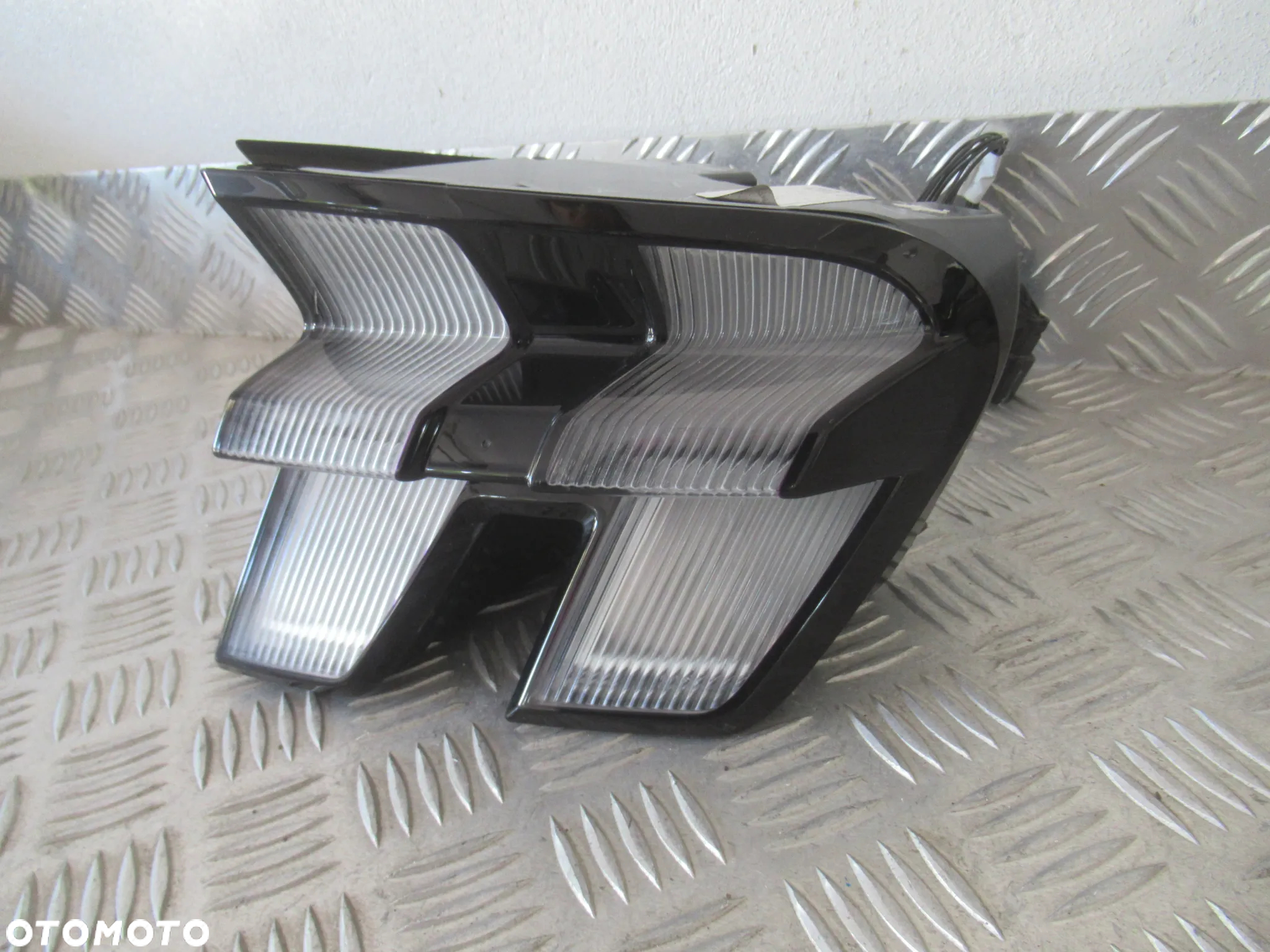 LAMPA TYLNA TYŁ PRAWA FORD MUSTANG MACH-E LED LJ8B-13404-AE 2020 - 5
