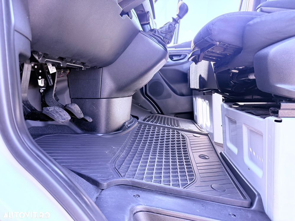 Mercedes-Benz Sprinter - 21