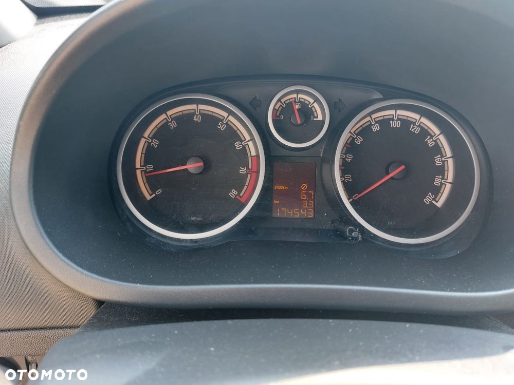 Opel Corsa 1.4 16V Satellite - 3