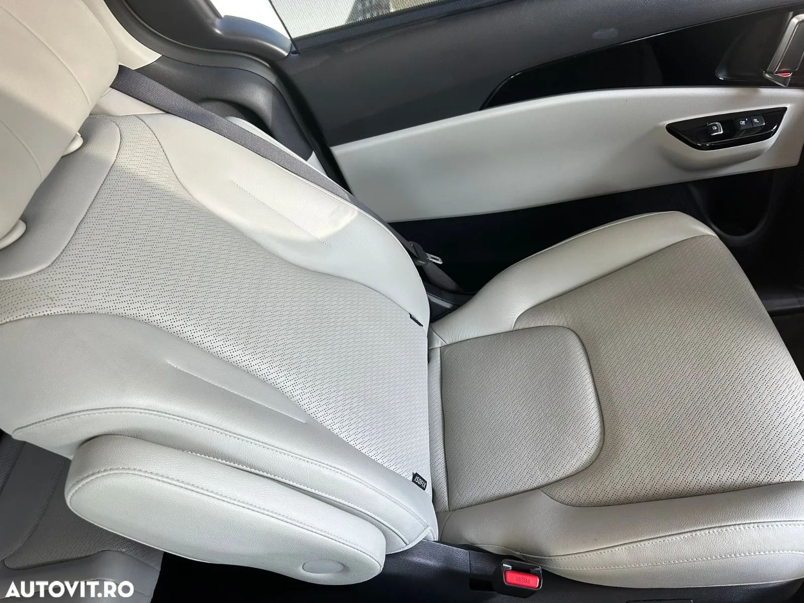 Kia Carnival - 19