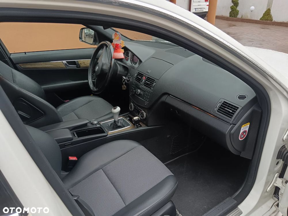 Mercedes-Benz Klasa C 200 Kompressor Special Edition - 10