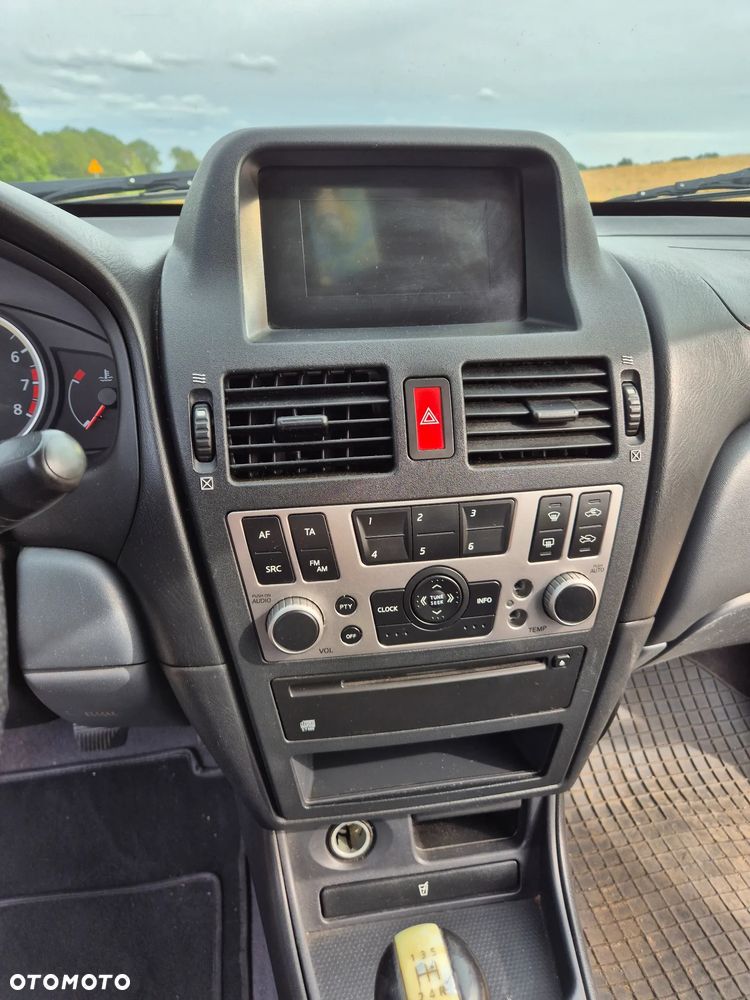 Nissan Almera 1.5 Visia - 12