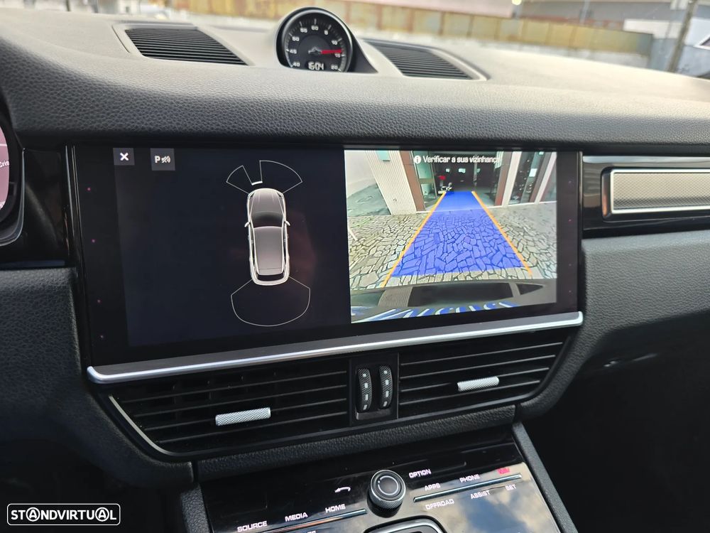 Porsche Cayenne Standard - 32