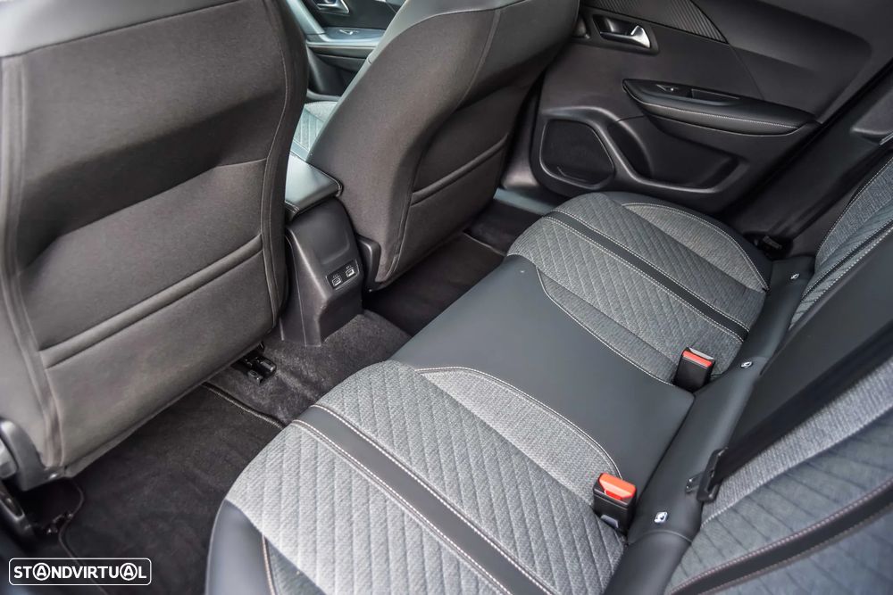 Peugeot 2008 1.2 Hybrid Allure e-DCS6 - 9