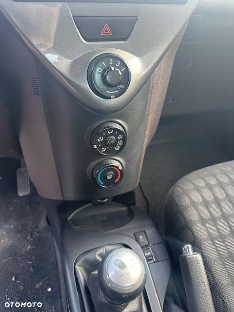 Toyota iQ 1.0 Sol EU5 - 6