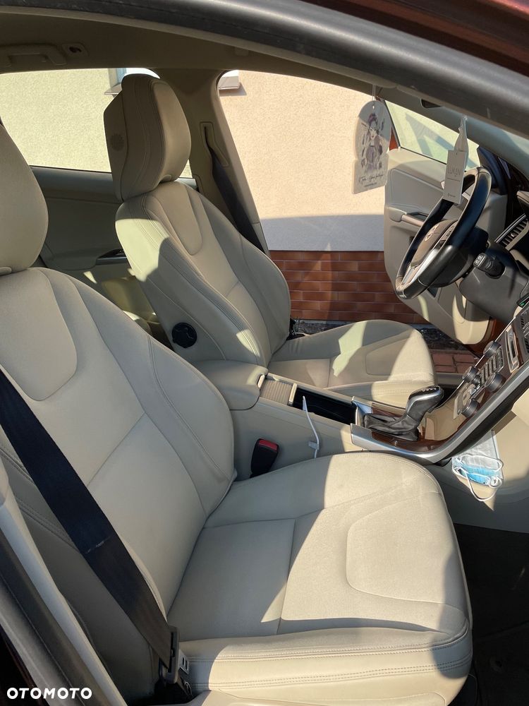 Volvo XC 60 D4 AWD Momentum - 5