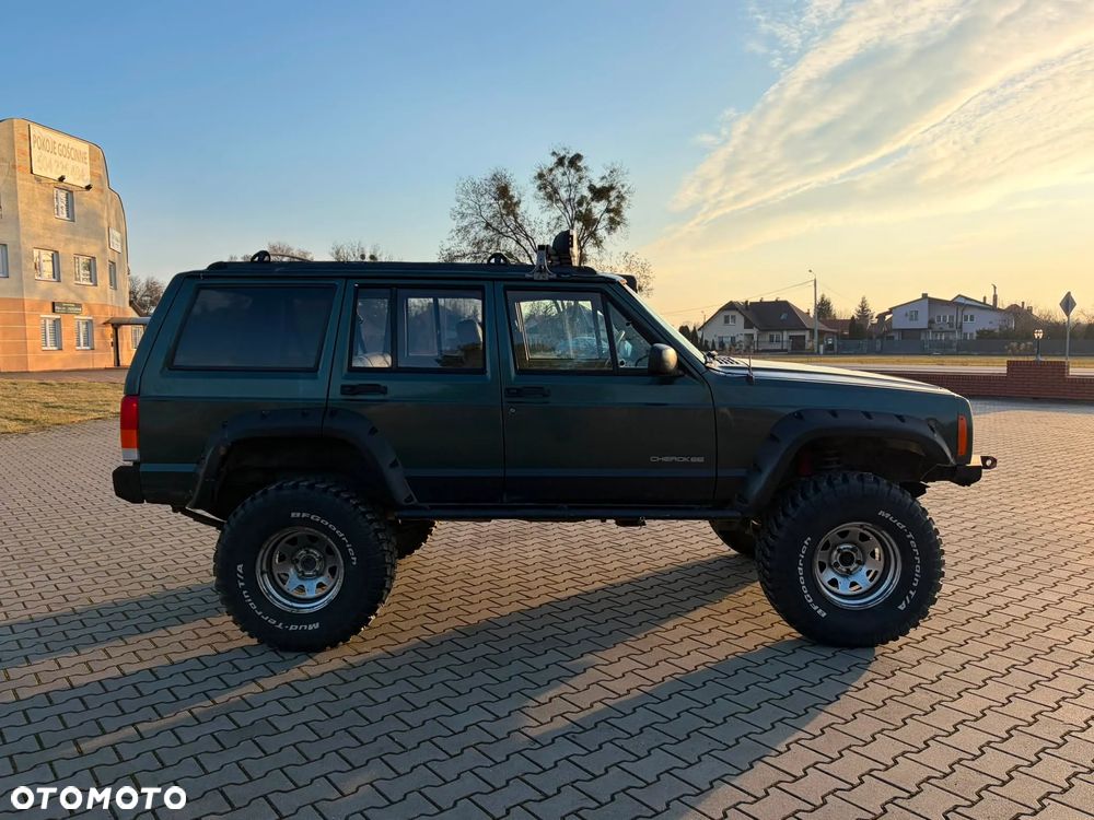 Jeep Cherokee 4.0 - 7