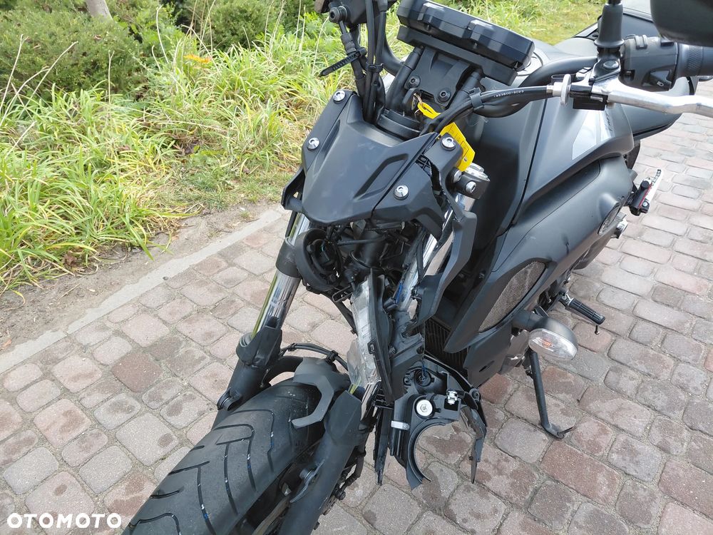 Yamaha MT - 27