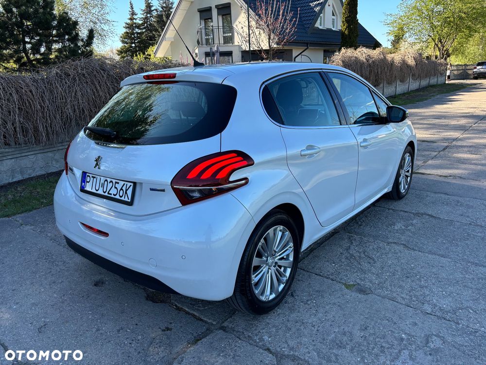 Peugeot 208 1.2 PureTech Allure - 4