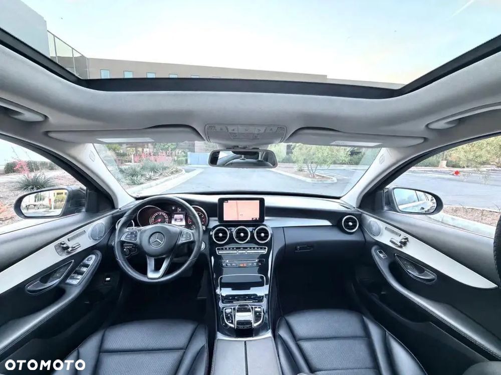 Mercedes-Benz Klasa C 300 7G-TRONIC AMG Line - 13