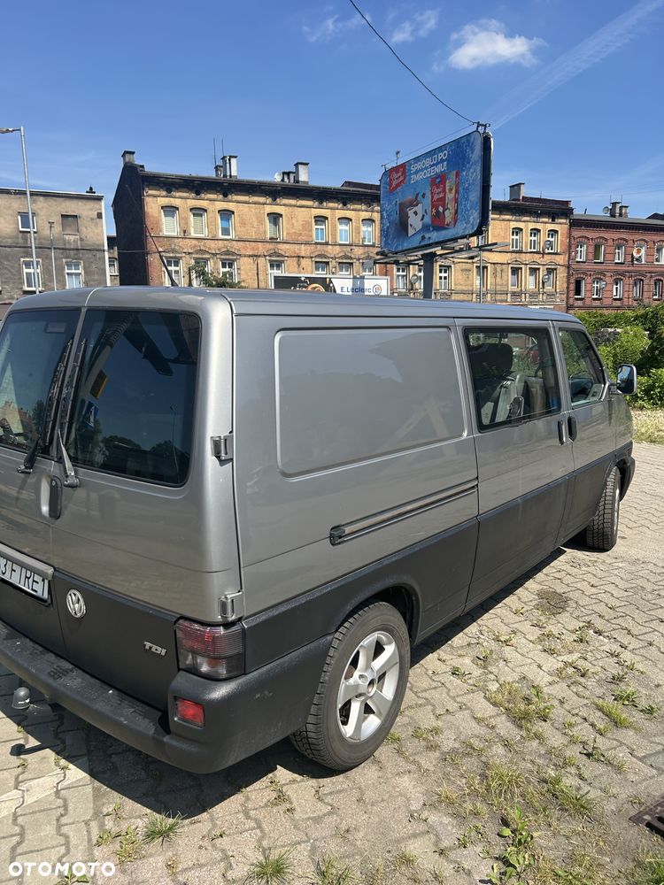 Volkswagen Multivan - 23
