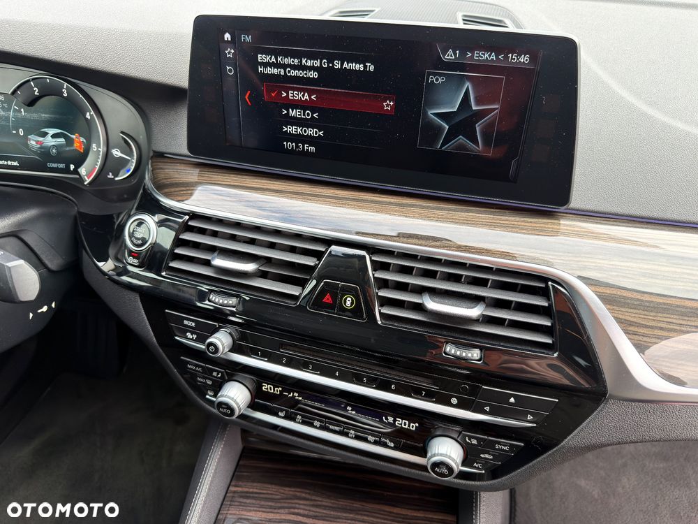 BMW Seria 5 530d xDrive Luxury Line - 30
