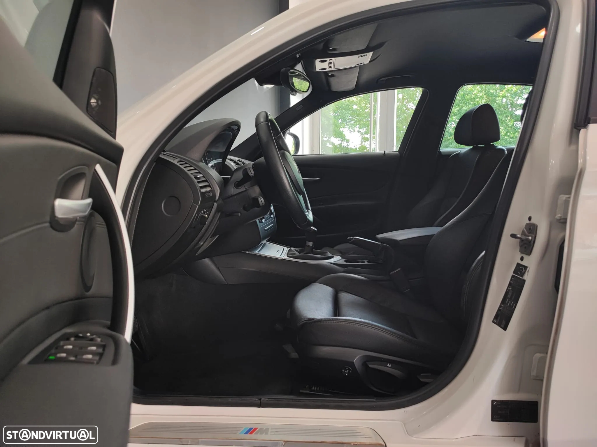 BMW 118 d Pack M - 23