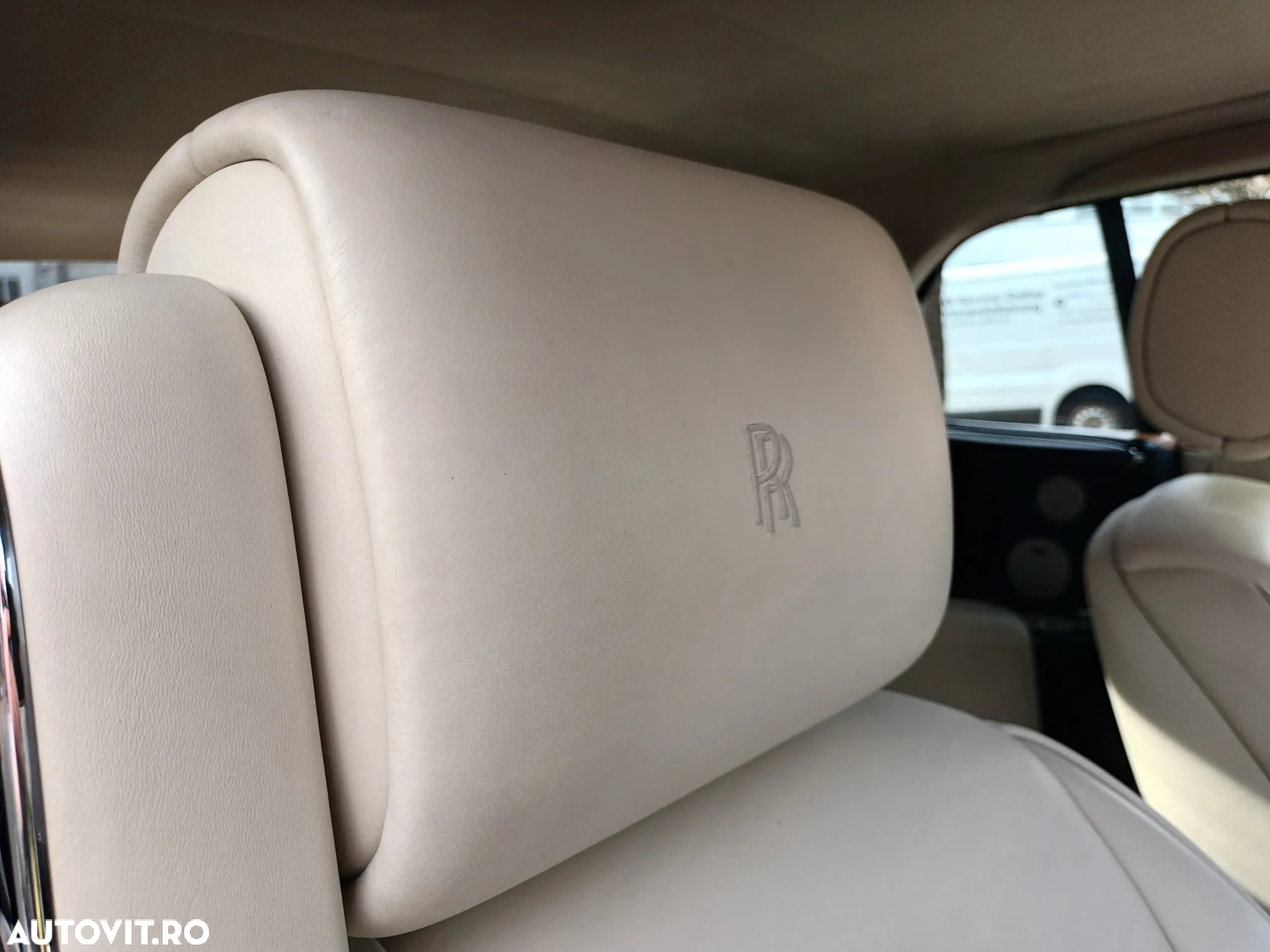 Rolls-Royce Phantom Drophead Coupe - 15