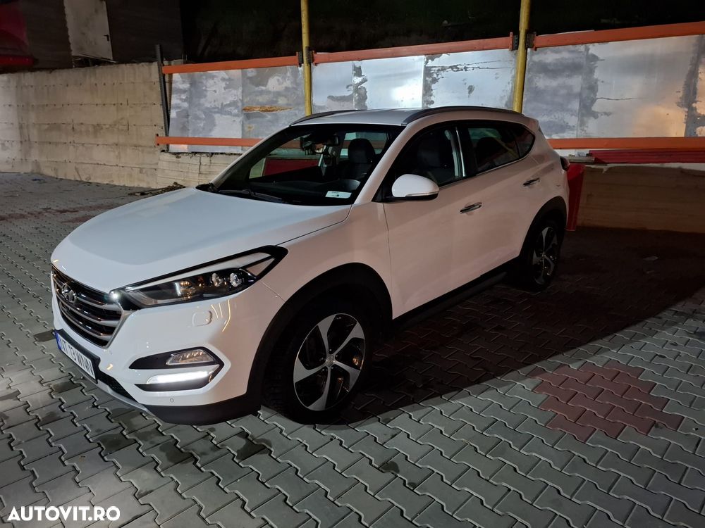 Hyundai Tucson 2.0 CRDI 4WD Automatik Premium - 25