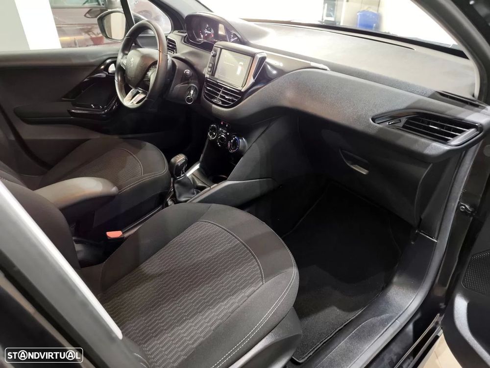 Peugeot 208 1.2 PureTech Style - 22