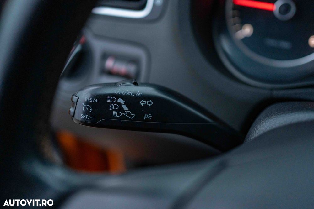 Volkswagen Polo 1.6 TDI Cross - 10