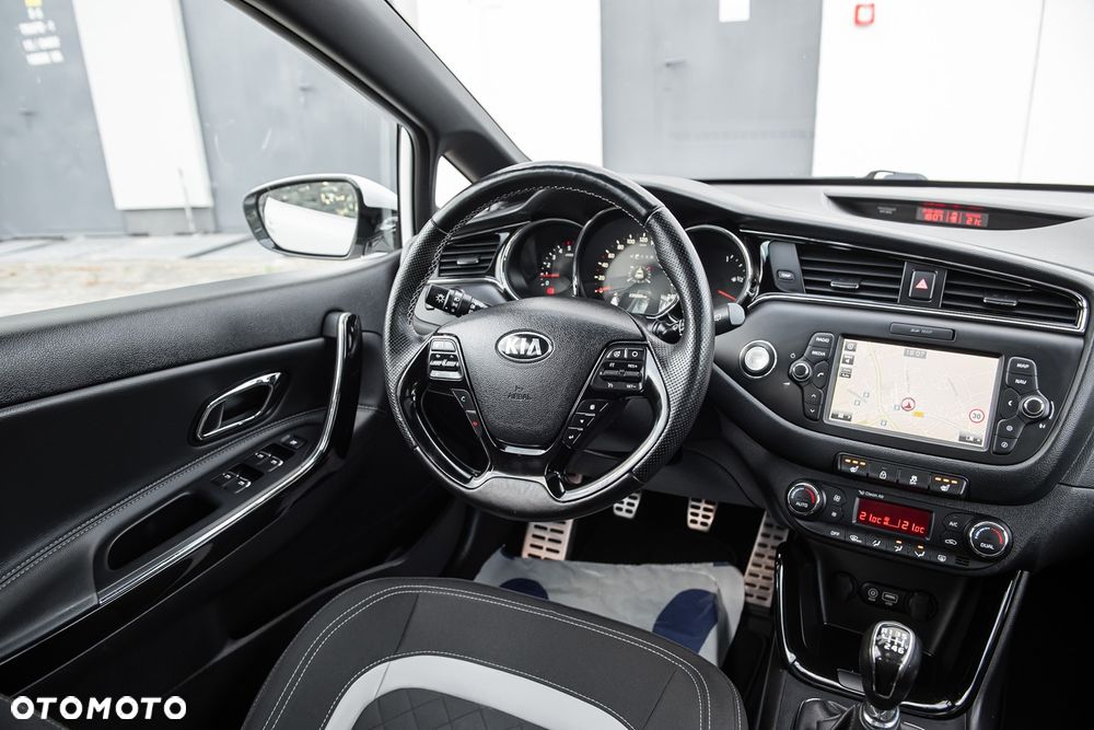 Kia Ceed 1.6 CRDi 136 ISG GT Line - 26