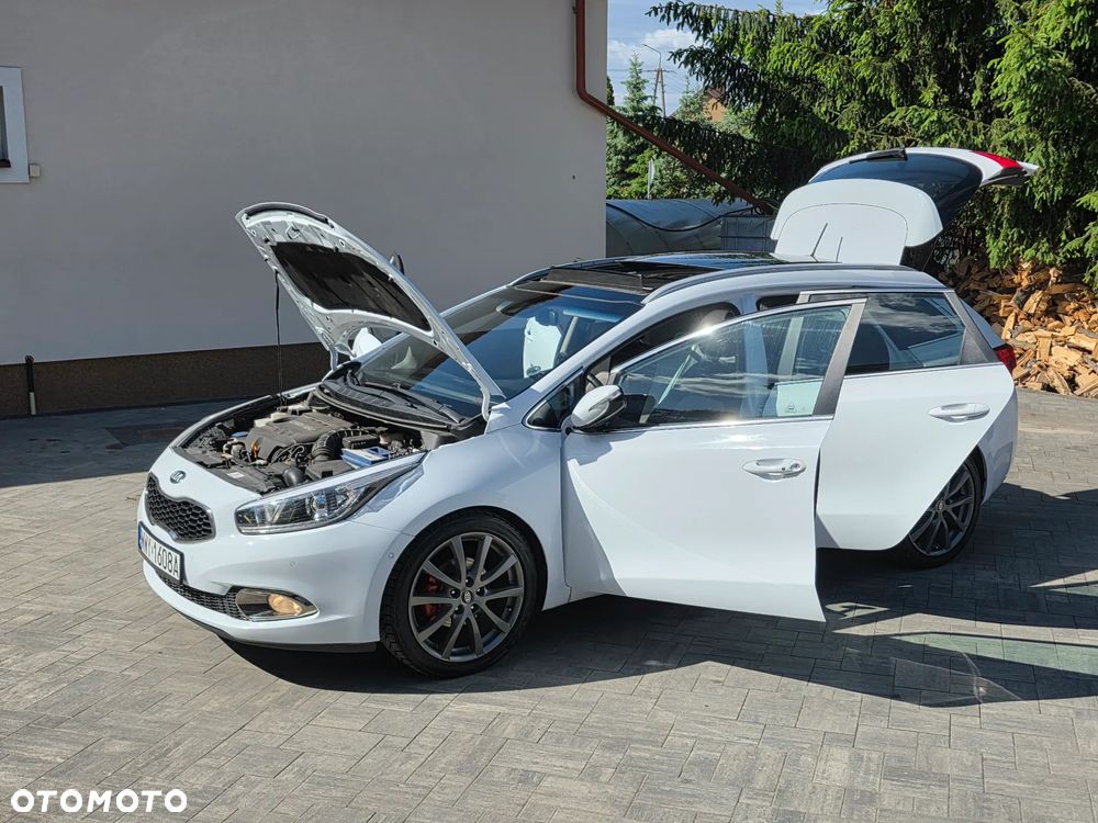 Kia Ceed 1.6 CRDi 128 Platinum Edition - 1