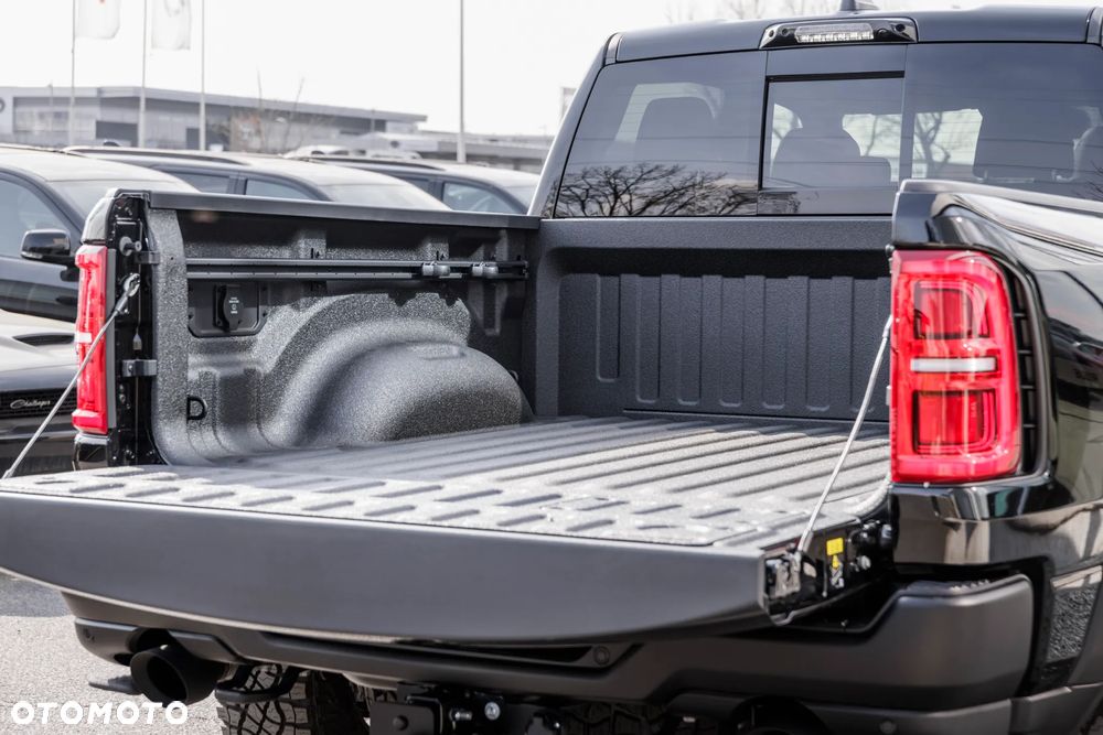 Dodge RAM 1500 5.7 4x4 - 16