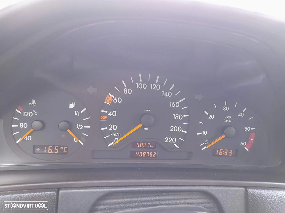 Mercedes-Benz E 200 - 13