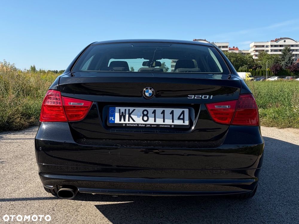 BMW Seria 3 318i - 5